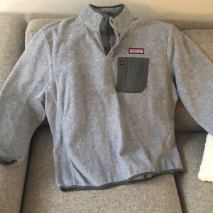 Long Sleeve Vineyard Vine quarter zip jacket - great condition!